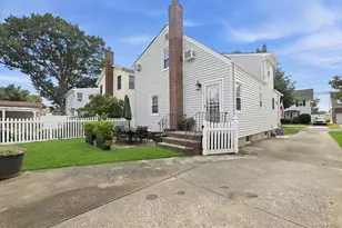 710 Premier Blvd, New Hyde Park, NY 11040 - Photo 30