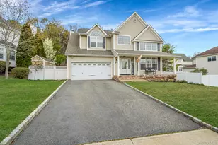 52 Shady View Crossing, Manorville, NY 11949 - Photo 2