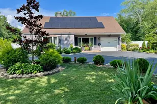 87 Matsunaye Dr, Medford, NY 11763 - Photo 2