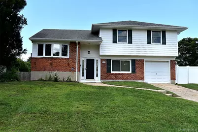 18 Brocton Lane, Kings Park, NY 11754 - Photo 1