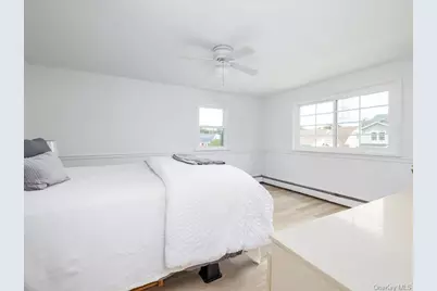 18 Old Farm Road, Levittown, NY 11756 - Photo 20