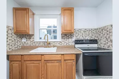 18 Old Farm Road, Levittown, NY 11756 - Photo 16