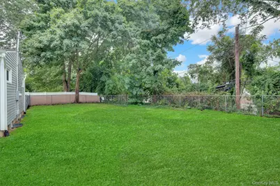 47 Hayrick Lane, Commack, NY 11725 - Photo 30