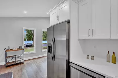 47 Hayrick Lane, Commack, NY 11725 - Photo 8