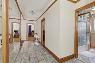 95-11 Cresskill Pl, Jamaica, NY 11435 - Photo 4