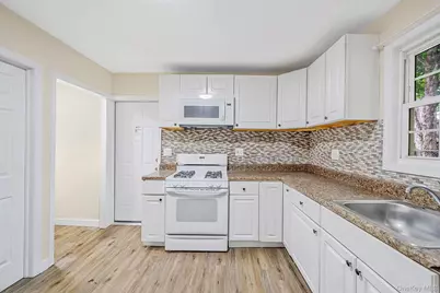 263 Valcour Avenue, Uniondale, NY 11553 - Photo 24