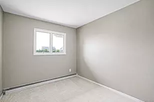 14 Wellbrock St, Lindenhurst, NY 11757 - Photo 18