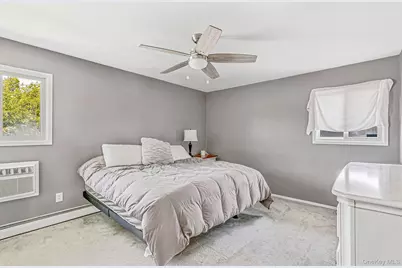 14 Wellbrock Street, Lindenhurst, NY 11757 - Photo 20