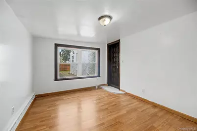25 Longmeadow Road, Yonkers, NY 10704 - Photo 20