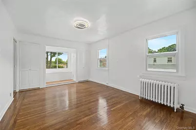 25 Longmeadow Road, Yonkers, NY 10704 - Photo 22