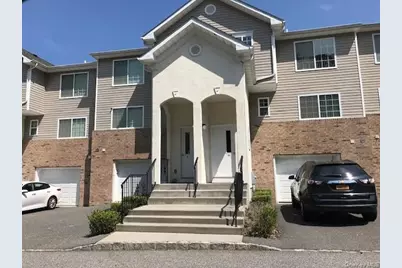 33 Stevens Place #33, Coram, NY 11727 - Photo 2