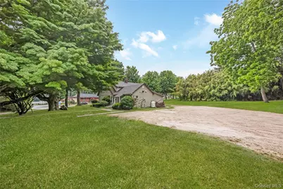 645 Middle Country Road, Middle Island, NY 11953 - Photo 2