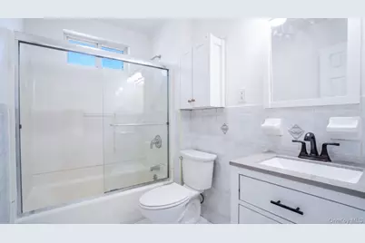 24 Pennyfield Avenue #2C, Bronx, NY 10465 - Photo 16