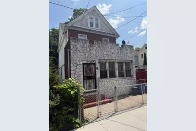 10749 160th Street, Jamaica, NY 11433 - Photo 2