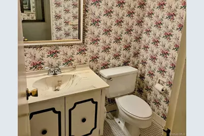 360 Central Avenue #415, Lawrence, NY 11559 - Photo 6