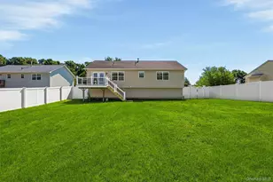 17 Princeton Dr, Walden, NY 12586 - Photo 2