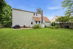 210 Greenlawn Terrace, Copiague, NY 11726 - Photo 22