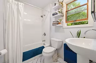210 Greenlawn Terrace, Copiague, NY 11726 - Photo 16
