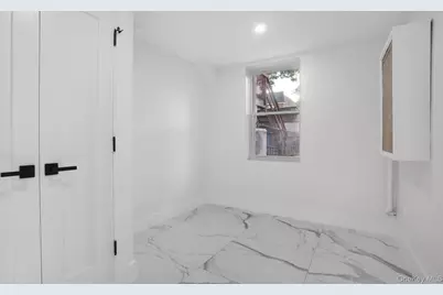 2539 Yates Avenue, Bronx, NY 10469 - Photo 18