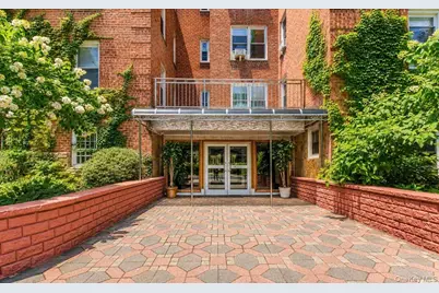 82-40 Austin Street #6B, Kew Gardens, NY 11415 - Photo 2