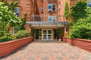 82-40 Austin St, Kew Gardens, NY 11415 - Photo 2
