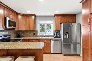 12 S Bay Ave, Amityville, NY 11701 - Photo 20