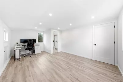 12 S Bay Avenue, Amityville, NY 11701 - Photo 28