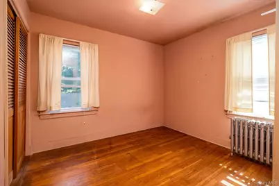 107 Cherry Street, Floral Park, NY 11001 - Photo 16