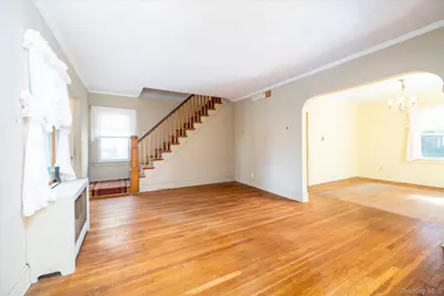 107 Cherry Street, Floral Park, NY 11001 - Photo 6