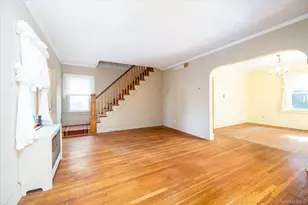 107 Cherry St, Floral Park, NY 11001 - Photo 6