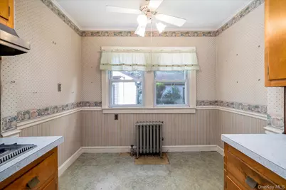 107 Cherry Street, Floral Park, NY 11001 - Photo 12