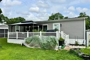 1661 Old Country Rd, Riverhead, NY 11901 - Photo 8