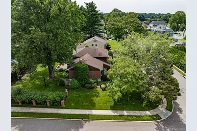 27 Ann Drive, Syosset, NY 11791 - Photo 26