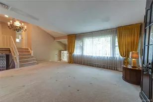 27 Ann Dr, Syosset, NY 11791 - Photo 10