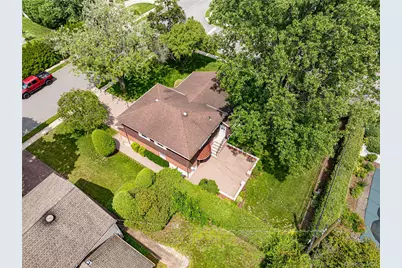 27 Ann Drive, Syosset, NY 11791 - Photo 2