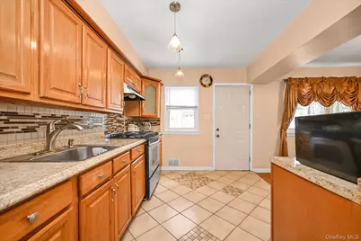 253-27 147th Avenue, Rosedale, NY 11422 - Photo 8