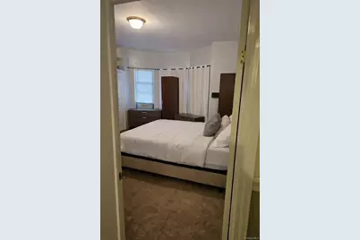 688 E 230th Street, Bronx, NY 10466 - Photo 4