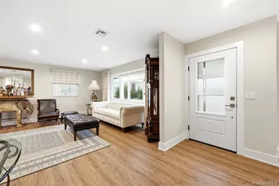 905 S 6th Street, Lindenhurst, NY 11757 - Photo 10