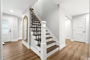 905 S 6th St, Lindenhurst, NY 11757 - Photo 12