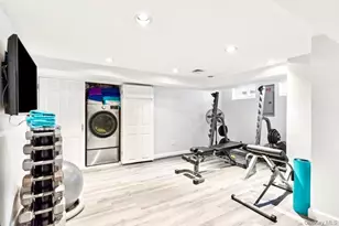 676 Derby Ave, Woodmere, NY 11598 - Photo 16