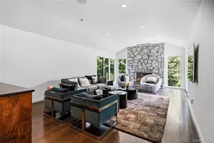 13 The Pines, Roslyn, NY 11576 - Photo 4