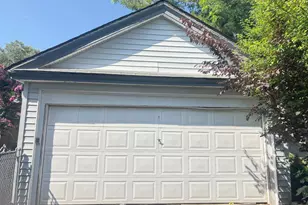 4 Spruce Pl, Great Neck, NY 11021 - Photo 2