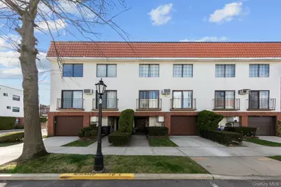 340 Julius Road #9D, College Point, NY 11356 - Photo 2