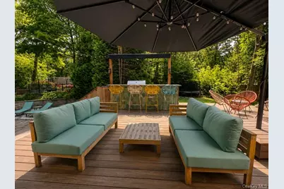 14 Tall Tree Court, Cold Spring Harbor, NY 11724 - Photo 2