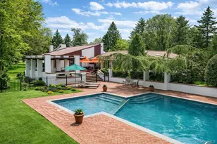 8 Plaka Ct, Old Brookville, NY 11545 - Photo 4