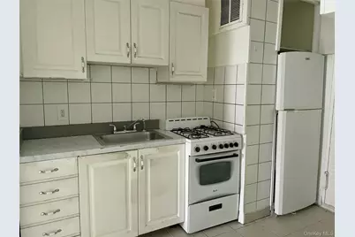 65-15 Yellowstone Boulevard #2C, Forest Hills, NY 11375 - Photo 2