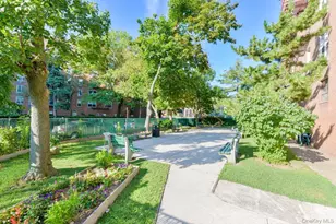 67-50 Thornton Pl, Forest Hills, NY 11375 - Photo 24