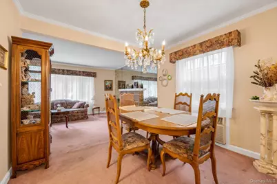37 Maple Drive, New Hyde Park, NY 11040 - Photo 4