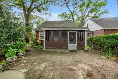 37 Maple Drive, New Hyde Park, NY 11040 - Photo 14
