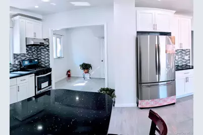 143-40 Poplar Avenue, Flushing, NY 11355 - Photo 4